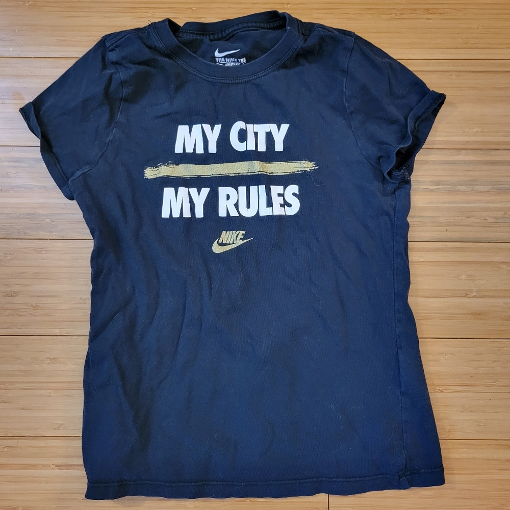 CNike tshirt youth small